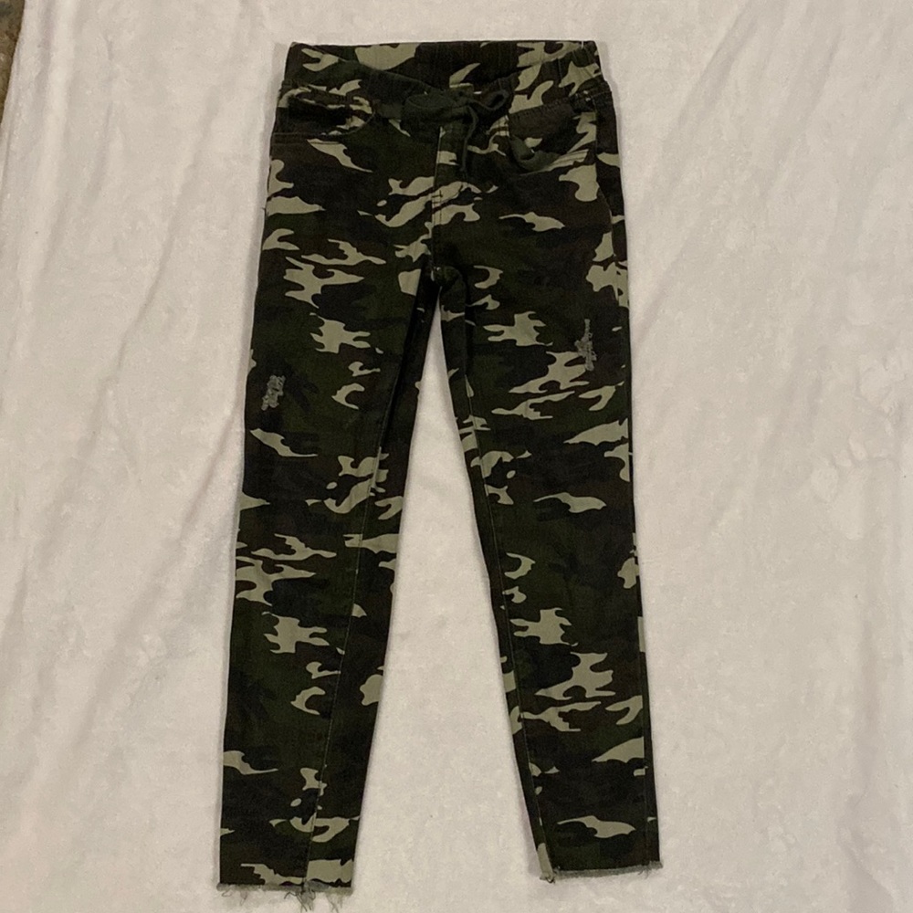 Girls YMI skinny jeans.